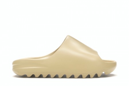 UA Adidas Yeezy Slides Desert Sand (Run a size smaller)